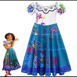 New 9/10 Mirabel Dress Thant Includes Glasses